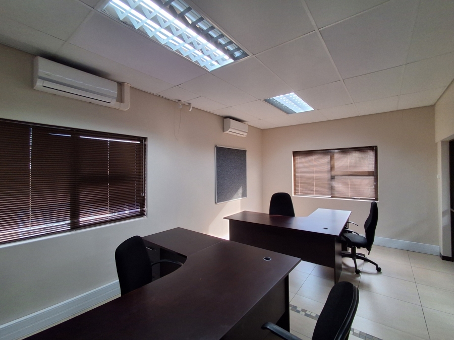 To Let Commercial Property for Rent in Nahoon Eastern Cape